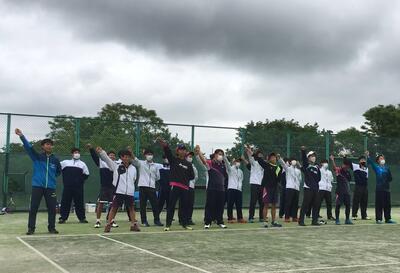 ＜勝利を祝って凱歌斉唱＞